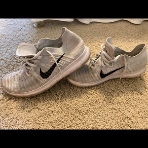 Nike flyknit women’s 9